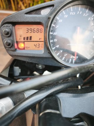 Suzuki GSR 600 Naked 2010