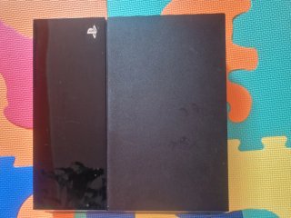 PlayStation 4 + 2 Giochi FIFA