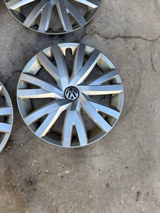 Tapacubos Originales Volkswagen 5G0601147B 16”