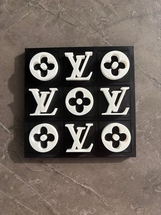 Juego Tris Tic Tac Toe Louis Vuitton LV