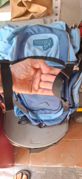 Mochila VANAHEIMR montaña azul y roja