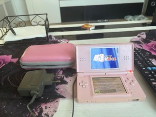 Nintendo DS Rosa con Custodia e Caricatore