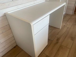 Escritorio blanco moderno