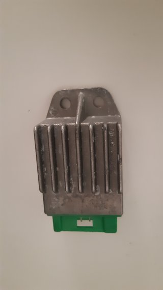 Regulador de corriente Derbi Atlantis 12v