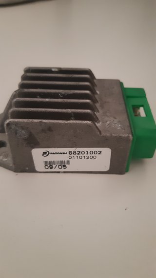 Regulador de corriente Derbi Atlantis 12v