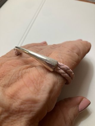 Pulsera cuero rosa y plata