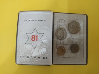 LOTE 3 CARTERAS MUNDIALES 1980 *80*81*82