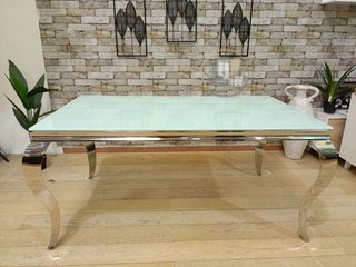 MESA DE COMEDOR - NUEVA