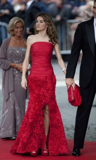 Vestido Felipe Varela Rojo con Flores