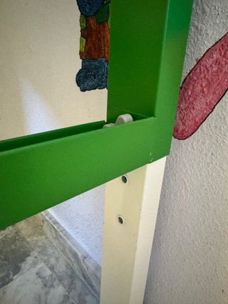 Escritorio infantil Ikea blanco y verde