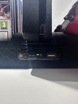 Soporte Vertical PS4 con Ventilador y Carga