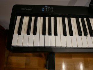 Pack Piano Roland FP-10 y Soporte RockJam