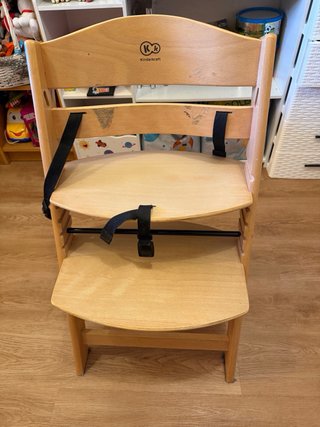 Trona de madera para bebé
