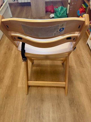 Trona de madera para bebé