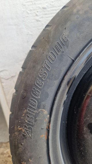 Rueda de repuesto Toyota "galleta"
