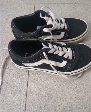 Vans niño negras y blancas