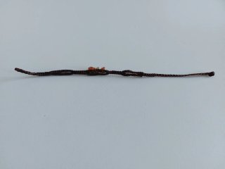 Pulsera con piedras naranjas y amarillas