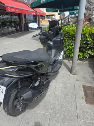 Kymco DTX 125 Negra y Verde