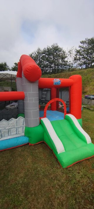 Castillo hinchable Happy House