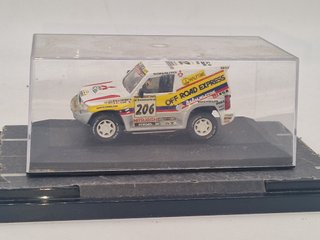 MITSUBISHI Pajero 4x4 n° 206 - Edicola - 1/43