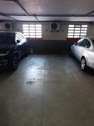 Alquiler de amplia plaza de aparcamiento
