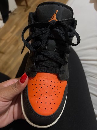 Zapatillas Jordan Negras y Naranjas