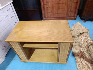MUEBLE TV / MUEBLE AUXILIAR RETRO