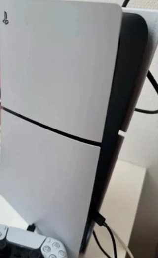 Console PlayStation 5 con telaio bianco