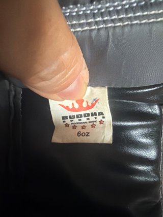 Guantes de Boxeo Buddha Sports Negros y Dorados