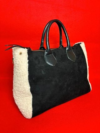 Bolso grande negro con panel borreguito