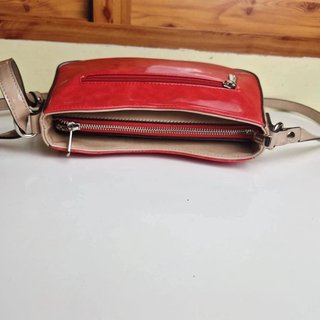 Bolso Hexagona rojo charol elegante bandolera muje