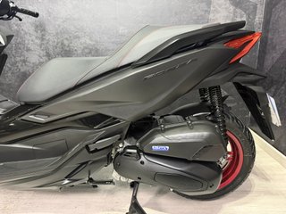 Honda Forza 125 Edición Especial ABS Gris/Rojo
