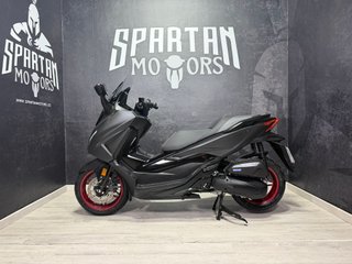 Honda Forza 125 Edición Especial ABS Gris/Rojo