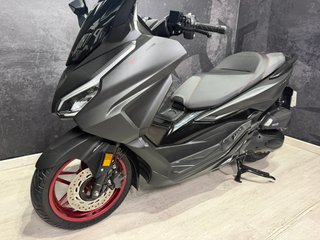 Honda Forza 125 Edición Especial ABS Gris/Rojo