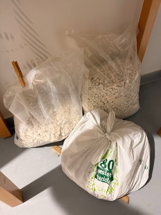 Bolsas de piedras decorativas blancas