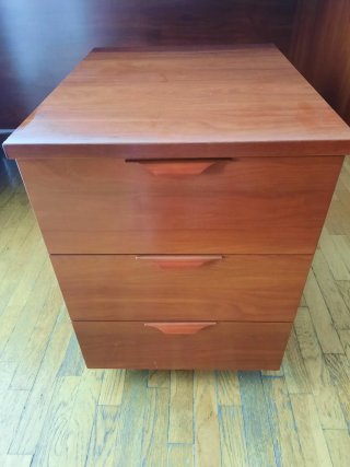 Cajonera de madera para estudio