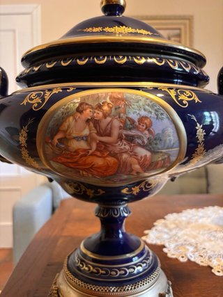 Sopera decorativa de porcelana cobalto y oro
