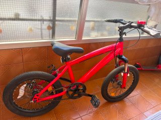 Bicicleta infantil 18 pulgadas roja y Casco azul