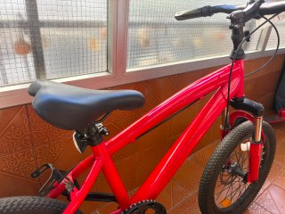 Bicicleta infantil 18 pulgadas roja y Casco azul