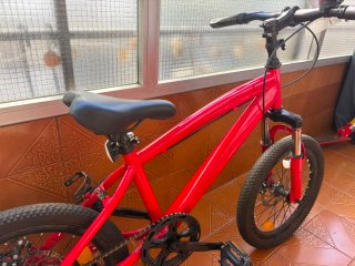 Bicicleta infantil 18 pulgadas roja y Casco azul