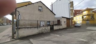 Casa adosada en venta en Cacabelos