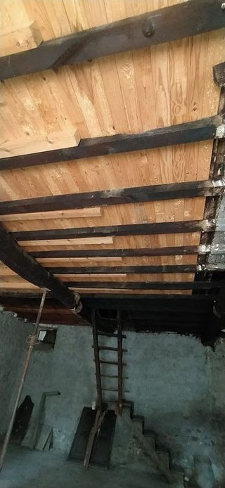Casa adosada en venta en Cacabelos