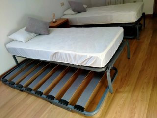 2 Somieres y colchones 90cm