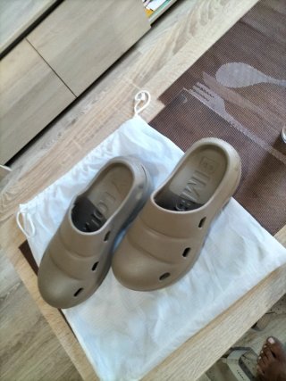 Zuecos Bimba y Lola Marrones