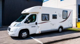 Autocaravana RAPIDO 691 FF Cama Isla 4 plazas
