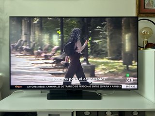 Samsung QLED 50” 4K Q83C. Funciona, con 3 lineas