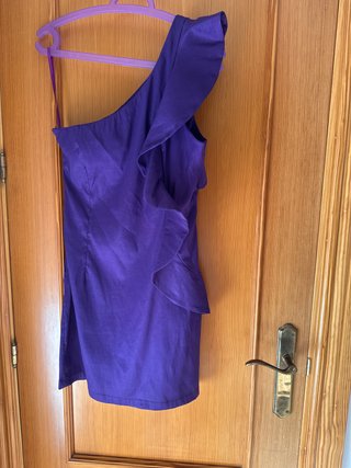 Vestido fiesta morado asimétrico