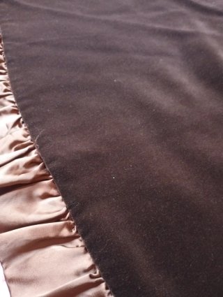 Capa elegante con volantes
