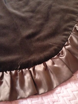 Capa elegante con volantes