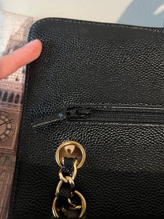 Bolso CHANEL Timeless Flap Medium – Negro & Dorado